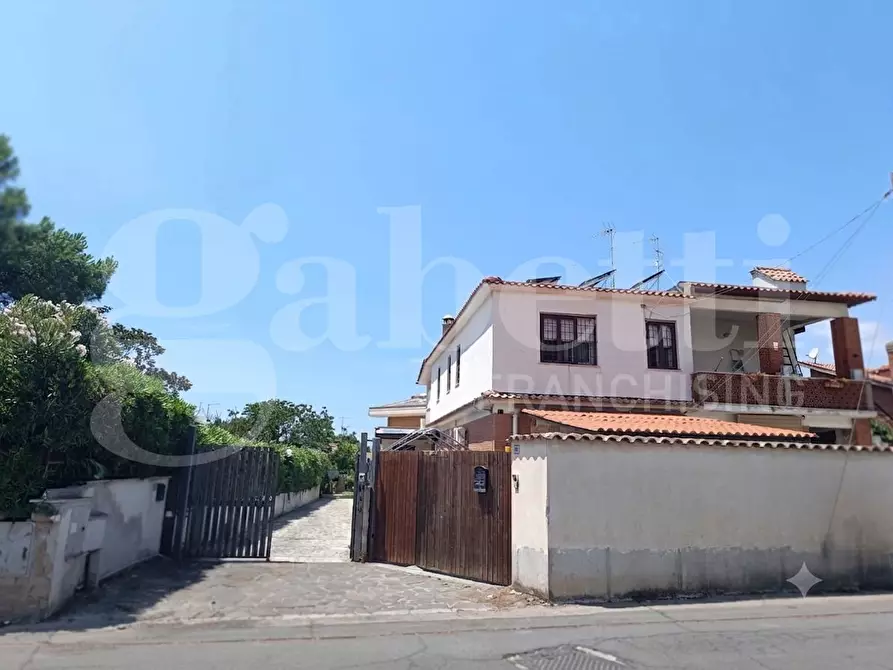 Immagine 1 di Appartamento in vendita  in Via Viale Marino, 82 a Ardea