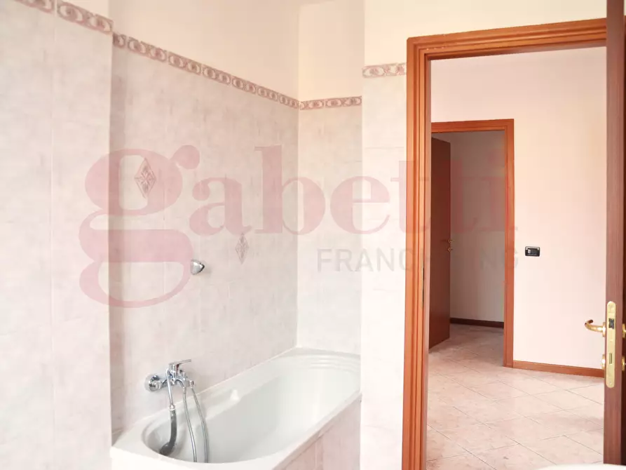 Immagine 10 di Appartamento in vendita  in Via Leone XIII, 45 a Calusco D'adda