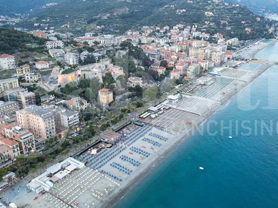 Immagine 18 di Loft/Open space in vendita  in Corso Europa a Finale Ligure