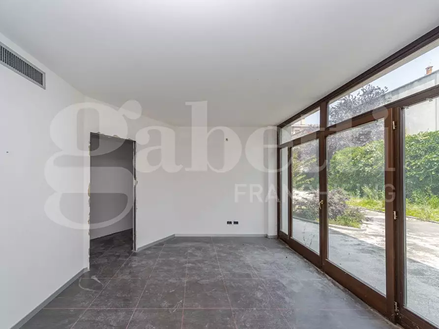Immagine 37 di Ufficio in vendita  in Via Vezzani, 3 a Bernareggio