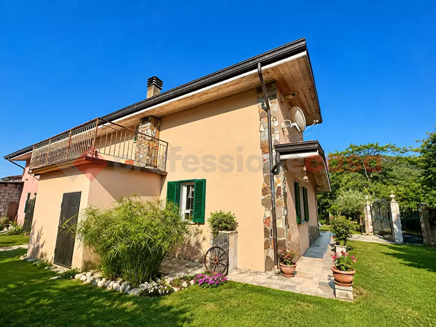 Immagine 10 di Villa in vendita  in Contrada Muggito, snc a Montelanico