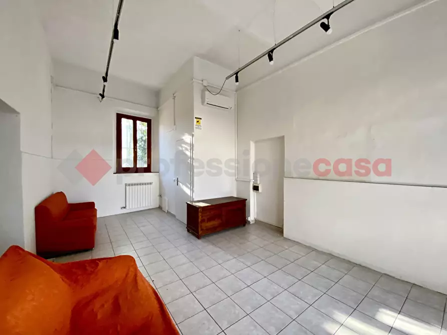 Immagine 5 di Negozio in affitto  in Via Masini a Castelfiorentino