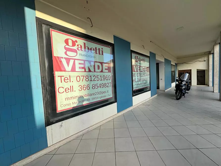 Immagine 1 di Negozio in vendita  in Via Garibaldi, snc a Iglesias