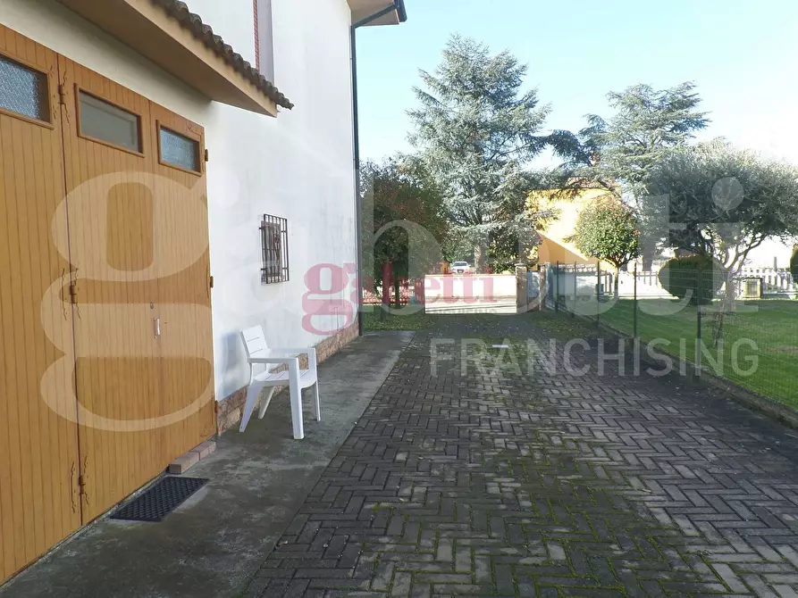 Immagine 27 di Casa bifamiliare in vendita  in Via Cilea, 8 a Bondeno