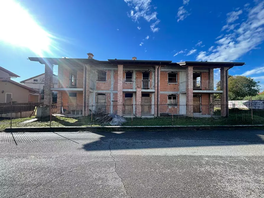 Immagine 13 di Casa trifamiliare in vendita  in Via del brolo, snc a Cazzago San Martino