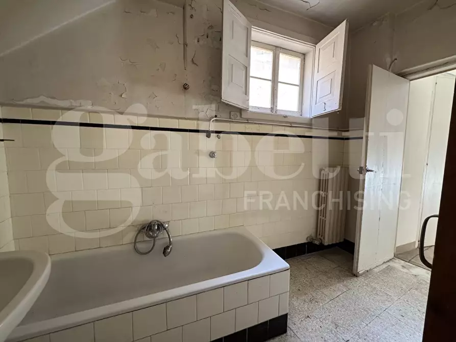 Immagine 37 di Appartamento in vendita  in Via Corte dei Guarini, 11 a Lecce