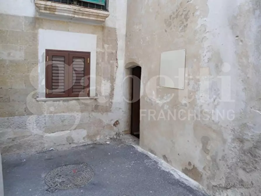 Immagine 1 di Magazzino in vendita  in Via PARITARIO, SNC a Grottaglie