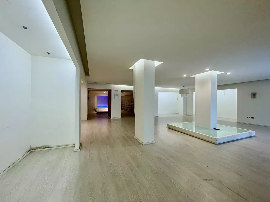 Immagine 2 di Negozio in affitto  in Strada Settevalli, 925 a Perugia