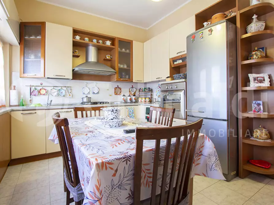 Immagine 5 di Appartamento in vendita  in Via Parini, 38 a Gorgonzola