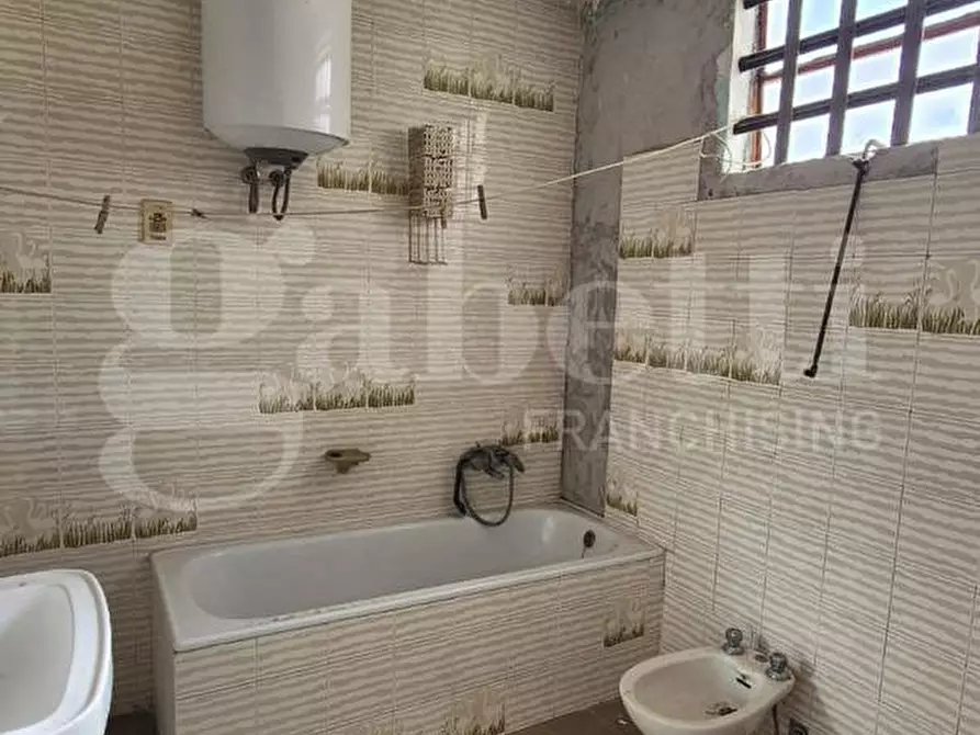 Immagine 17 di Appartamento in vendita  in Piazza Ernesto Cesaro, 13 a Torre Annunziata