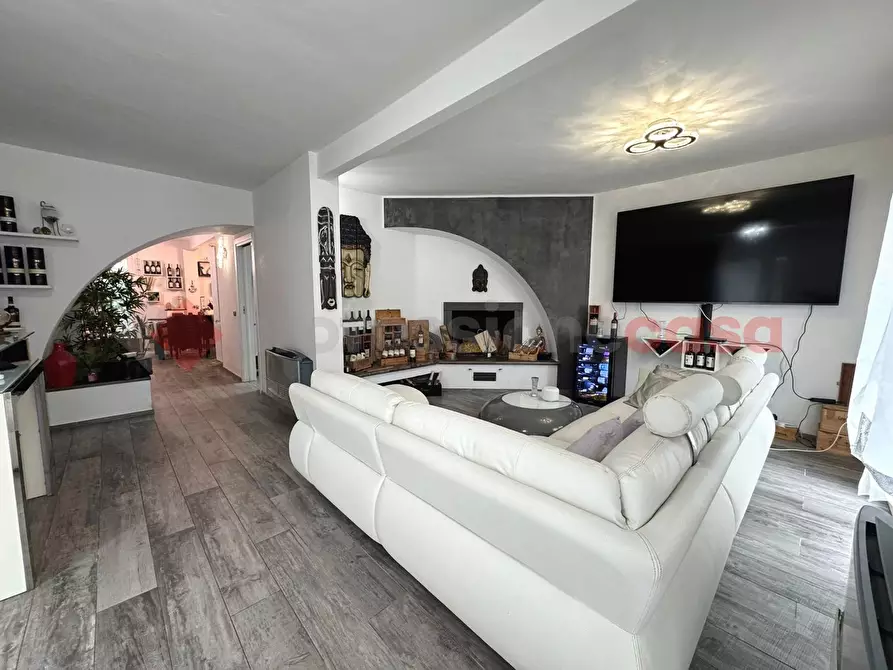Immagine 1 di Villa in vendita  in Via BARTOLENA a Livorno