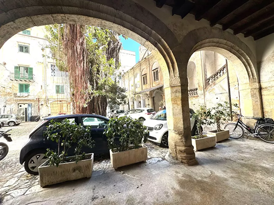 Immagine 4 di Negozio in affitto  in Piazza Meli, 5 a Palermo