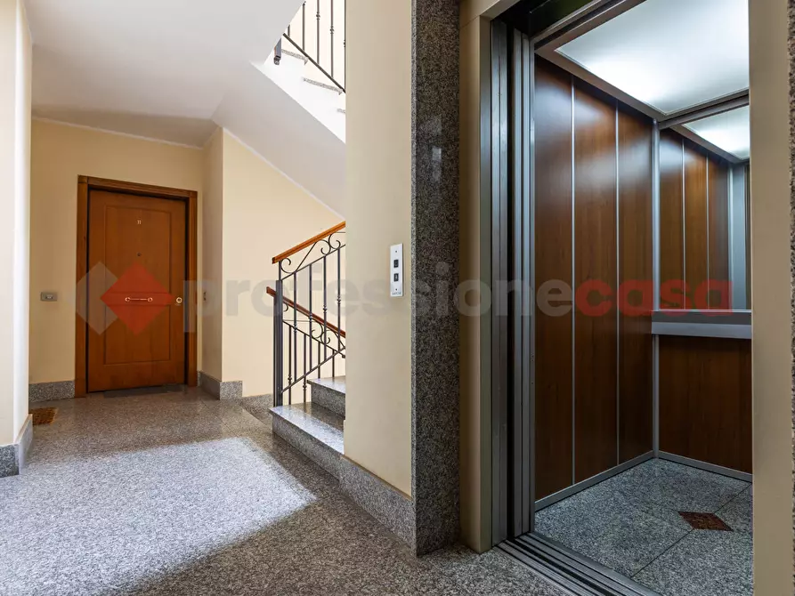 Immagine 4 di Appartamento in vendita  in Viale Francesco Caltagirone a Roma