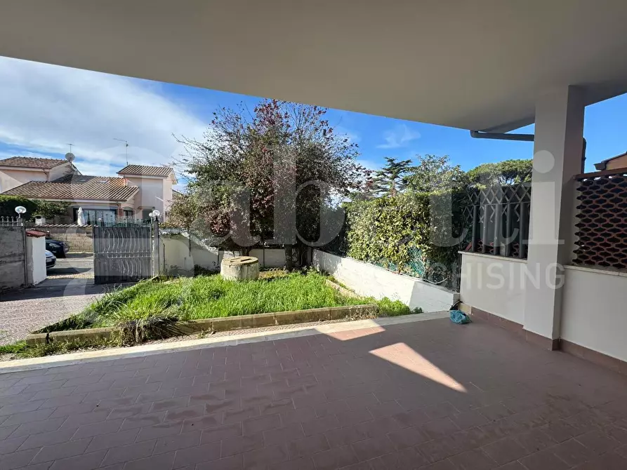 Immagine 4 di Villa in vendita  in Viale piave, 76 a Ardea