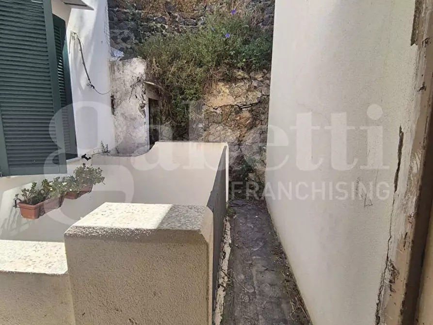 Immagine 12 di Appartamento in vendita  in Via porto a Ischia