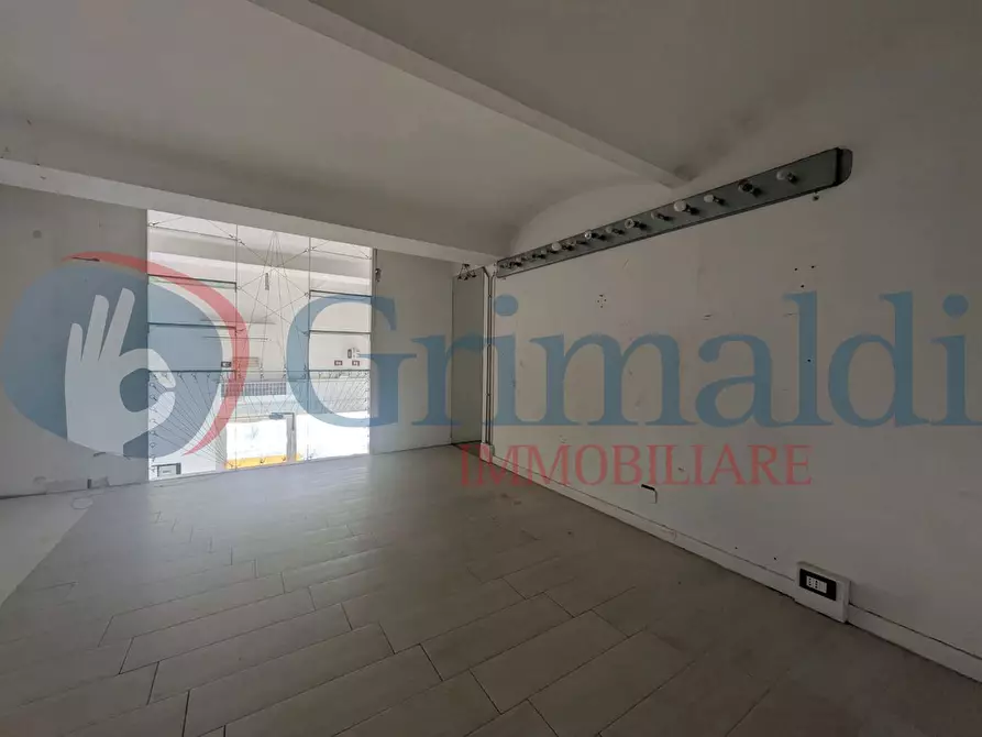 Immagine 10 di Negozio in affitto  in Via Aurelia a Rosignano Marittimo