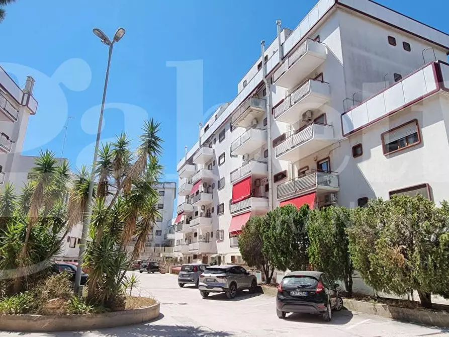 Immagine 2 di Appartamento in vendita  in Via R. SCHUMAN a Bari