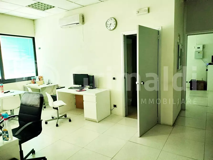 Immagine 4 di Capannone industriale in vendita  in Via MASSA AVENZA, 1 a Massa