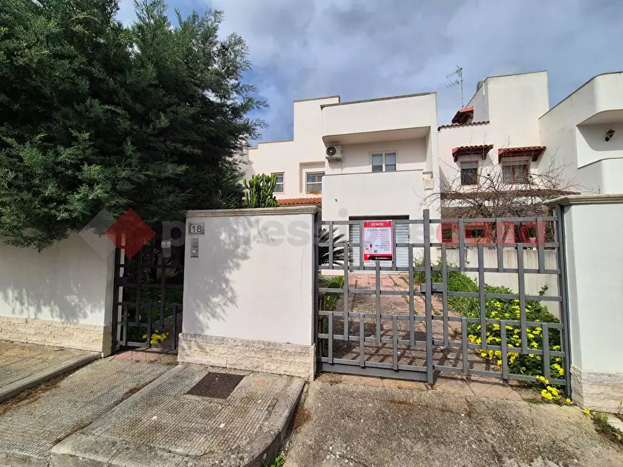 Immagine 5 di Villa in vendita  in Piazza DELLE ORCHIDEE, 18 a Brindisi