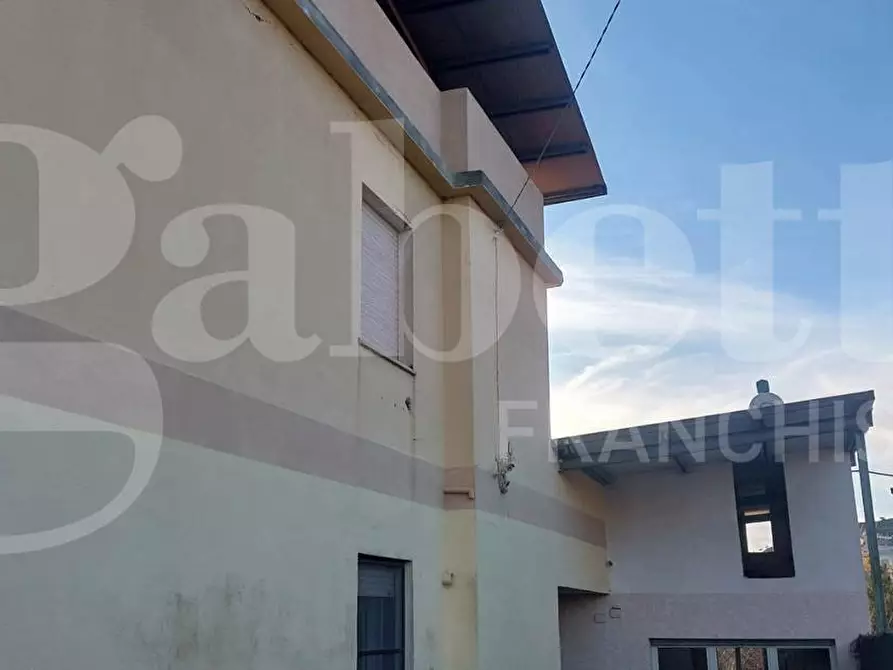 Immagine 10 di Palazzo in vendita  in Viale MAGNA GRECIA, 130 a Catanzaro