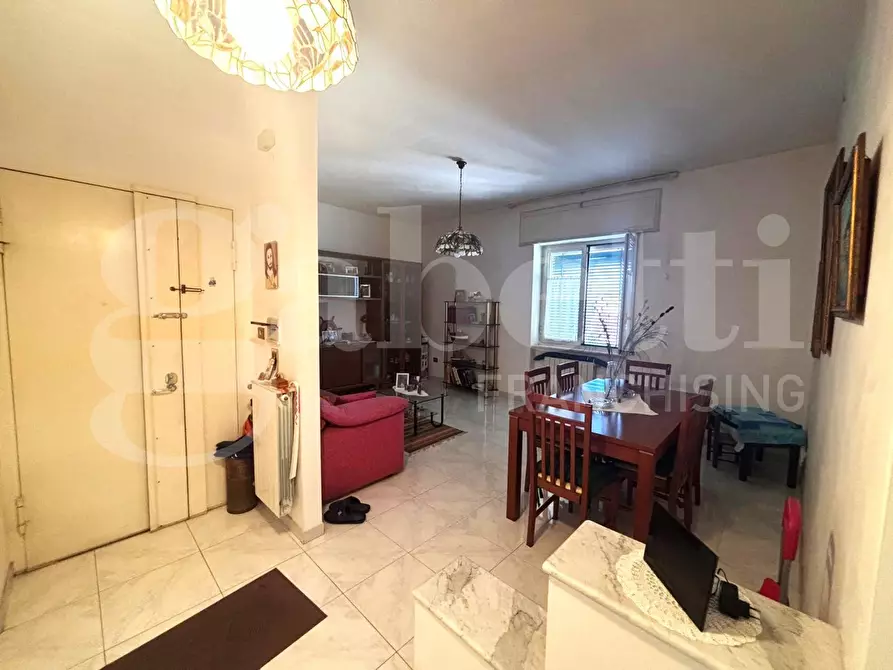 Immagine 2 di Appartamento in vendita  in Via Parmenide a Napoli