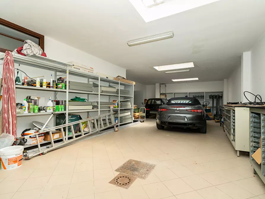 Immagine 44 di Villa in vendita  in Viale Veneto a Orbassano