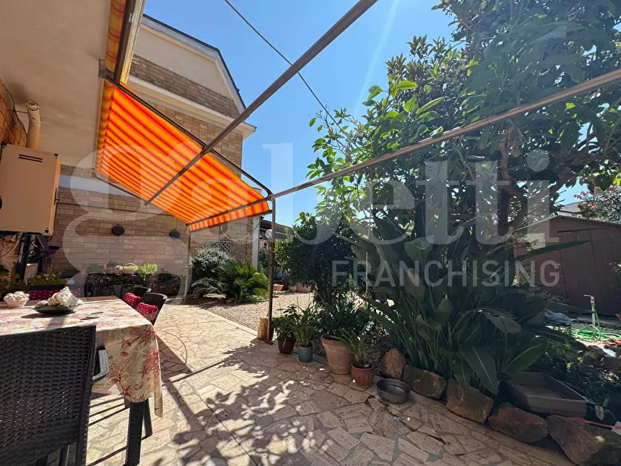 Immagine 5 di Casa trifamiliare in vendita  in Viale perseo, 27 a Ardea