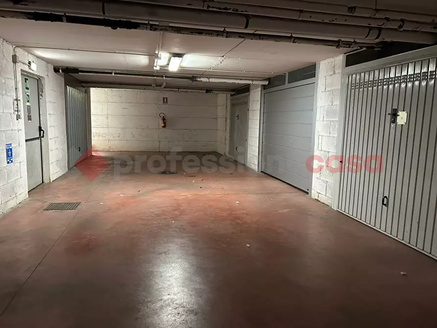 Immagine 4 di Box auto in affitto  in Via Gioacchino Russo a Roma