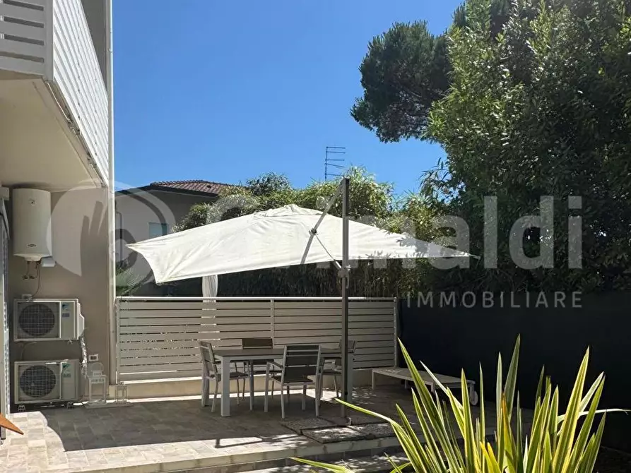 Immagine 17 di Appartamento in vendita  in Via G. MATTEOTTI, 1350 a Montignoso