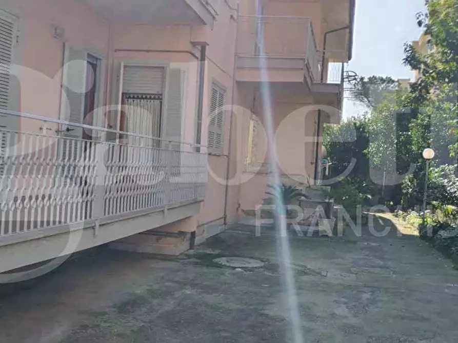 Immagine 8 di Palazzo in vendita  in Via corridoni a Aversa