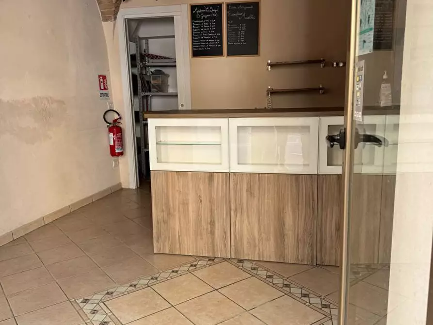 Immagine 4 di Attività commerciale in vendita  in Via ARNIENSE, 43 a Chieti