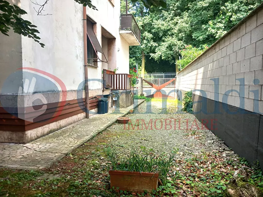Immagine 15 di Villa in vendita  in Via Dante Alighieri, 15 a Limbiate