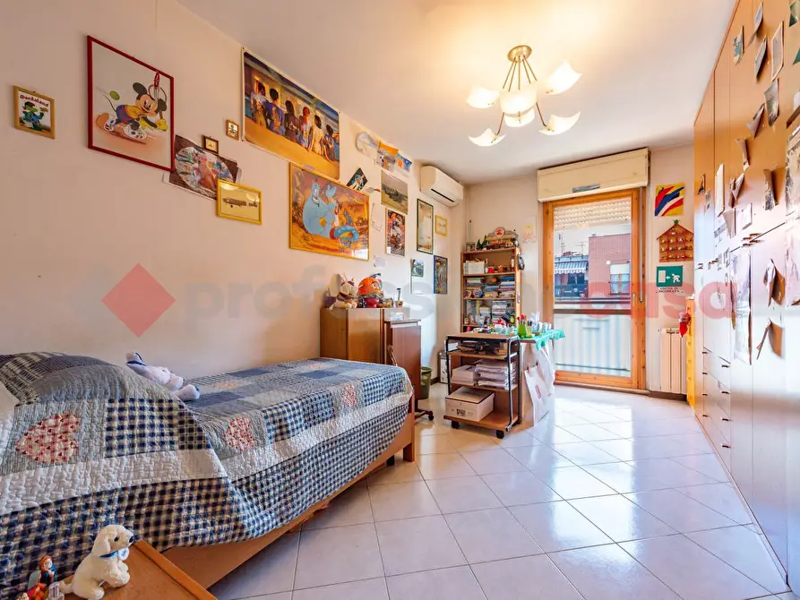 Immagine 14 di Appartamento in vendita  in Via Cinquefrondi, 115 a Roma