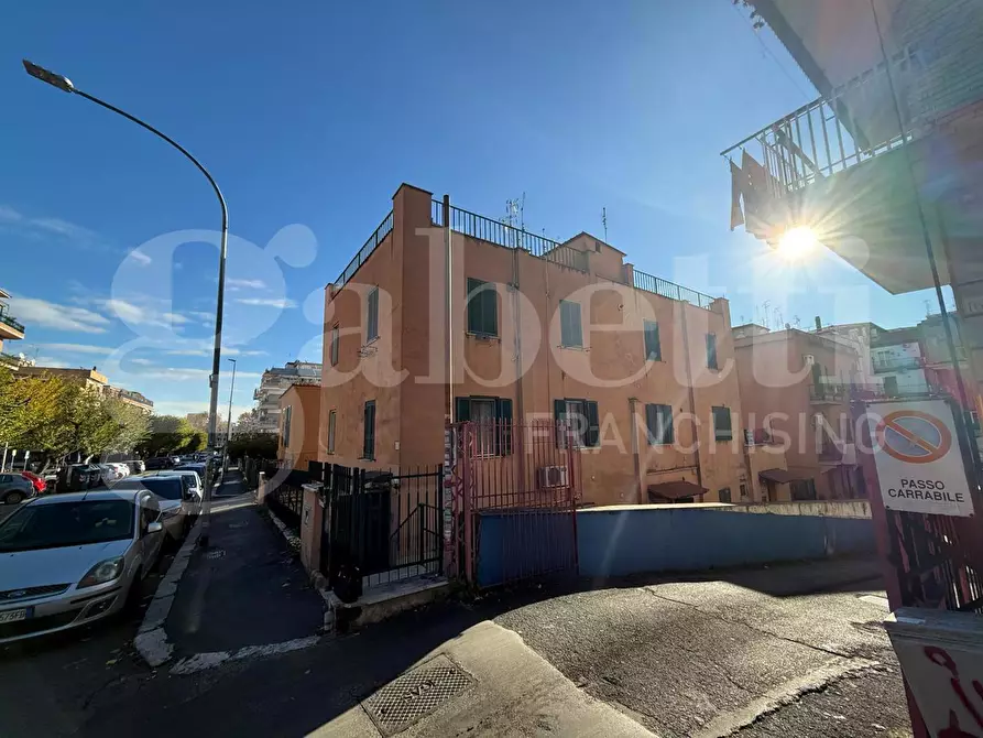 Immagine 19 di Appartamento in vendita  in Via delle Palme, 170 a Roma