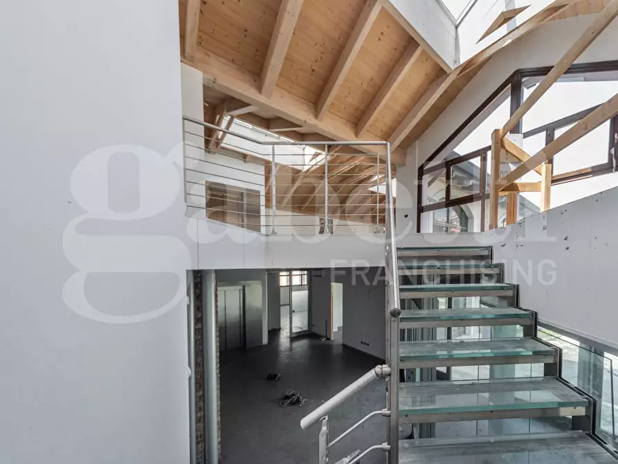 Immagine 30 di Ufficio in vendita  in Via Vezzani, 3 a Bernareggio