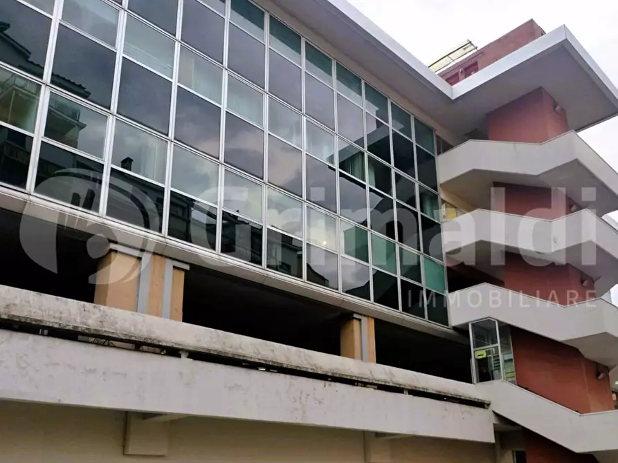 Immagine 1 di Ufficio in vendita  in Via MARINA VECCHIA, 1 a Massa