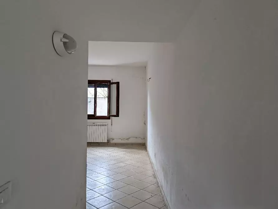 Immagine 2 di Negozio in vendita  in Via Boscochiaro Via Chiara Rovelli, 3 a Cavarzere