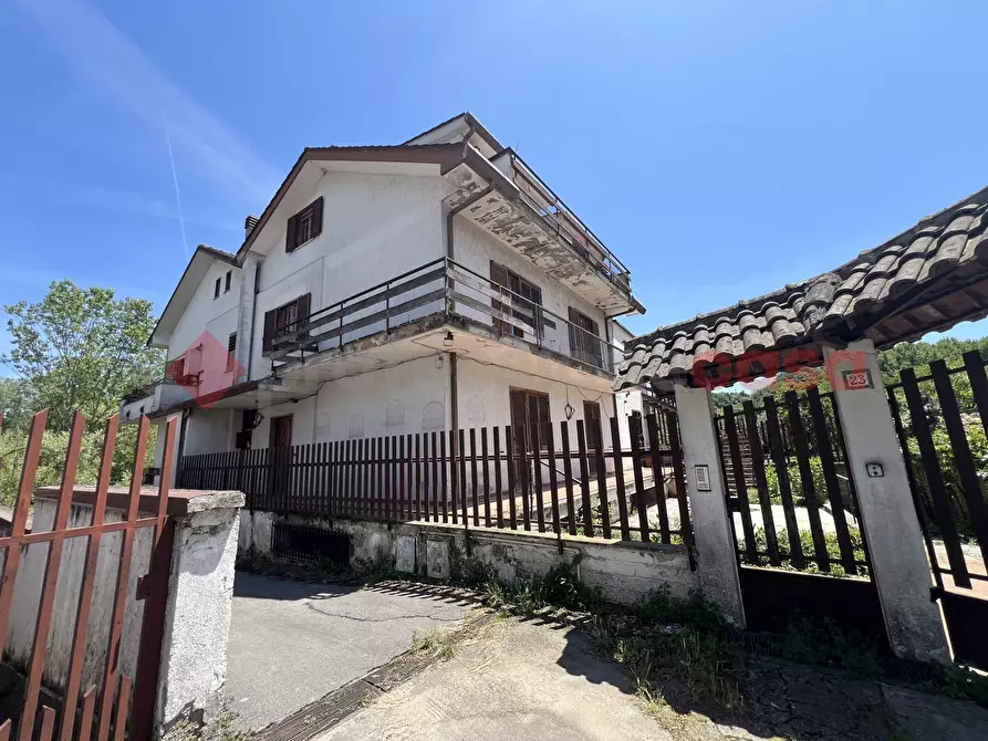 Immagine 13 di Villa in vendita  in Via Villini, 21 a Alatri