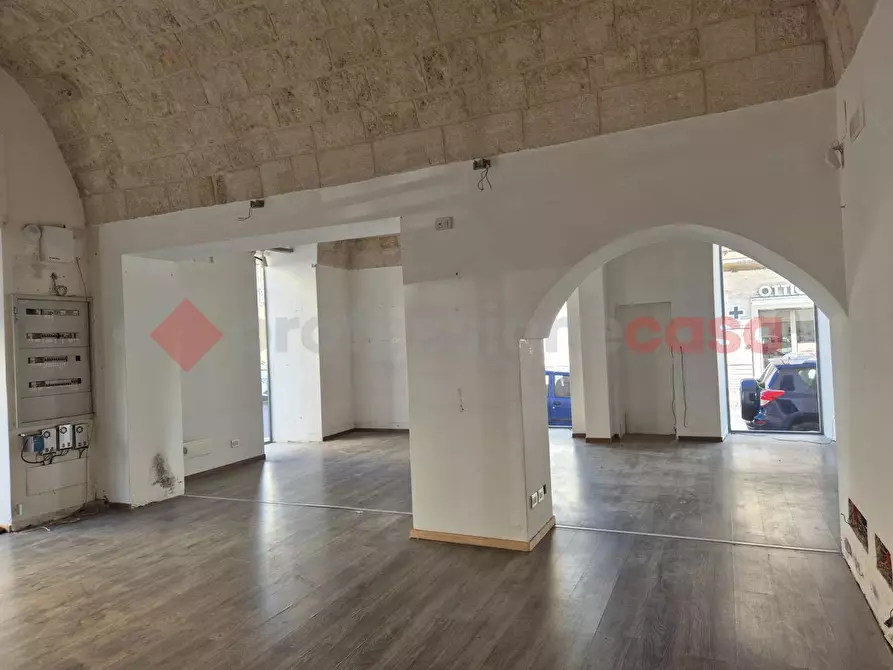 Immagine 5 di Negozio in affitto  in Via CAVOUR a Monopoli