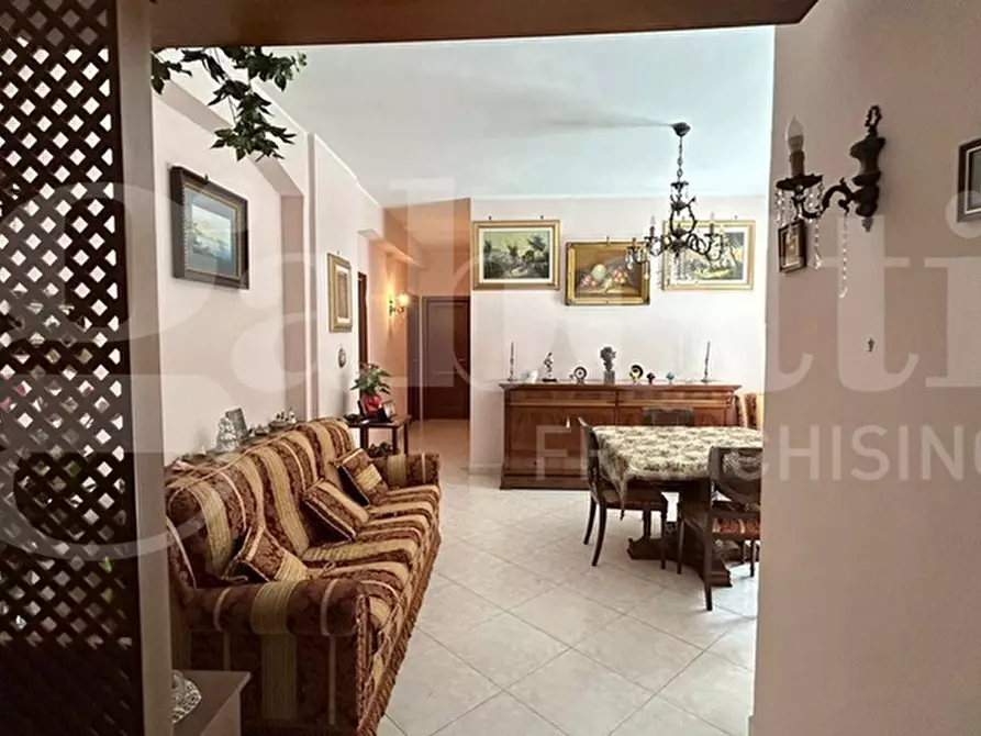 Immagine 2 di Appartamento in vendita  in Via Michele Guadagno a Napoli