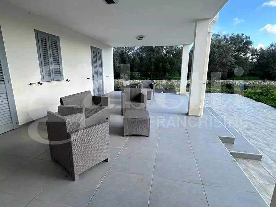 Immagine 4 di Villa in vendita  in Contrada Monticello a Carovigno