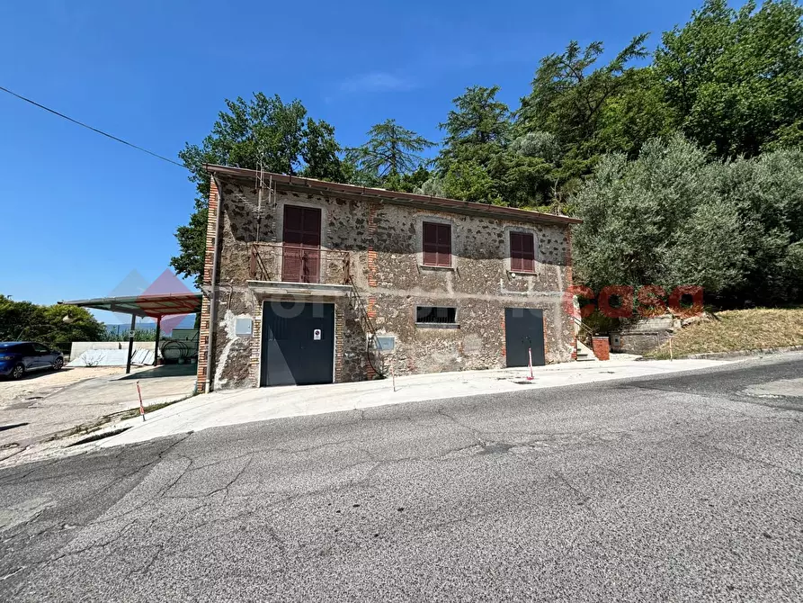 Immagine 3 di Negozio in affitto  in Via Madonna delle Grazie, snc a Anagni