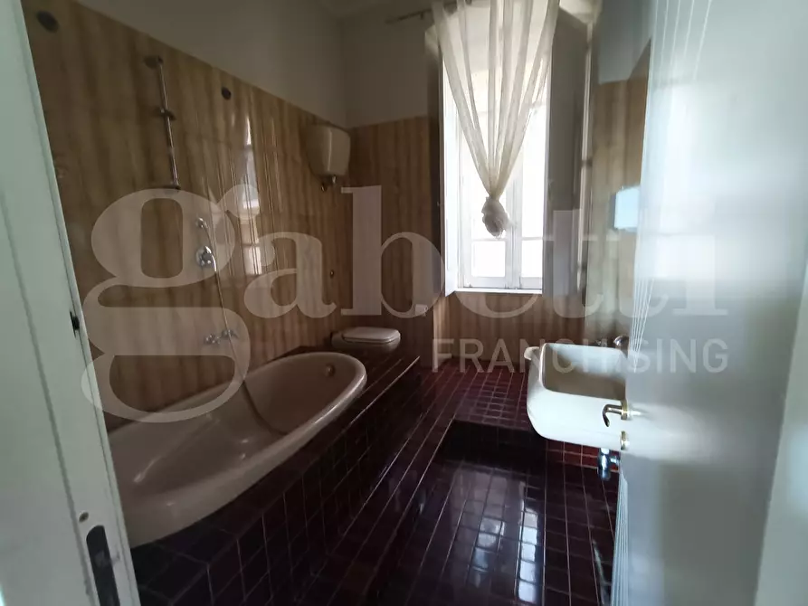 Immagine 13 di Appartamento in affitto  in Piazza Stocco, 10 a Catanzaro