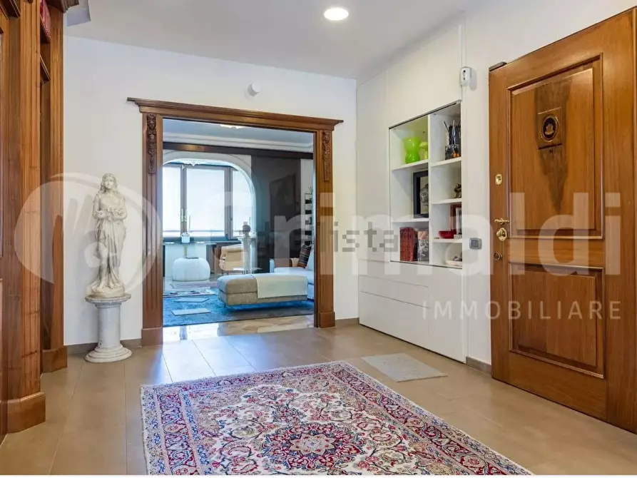 Immagine 3 di Appartamento in vendita  in Via dell' Orsa Maggiore a Roma
