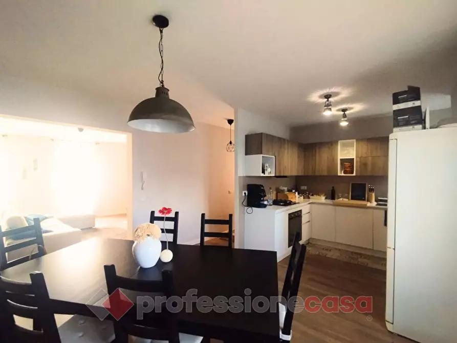 Immagine 5 di Appartamento in vendita  in Piazza Giuseppe Mazzini a Bastia Umbra