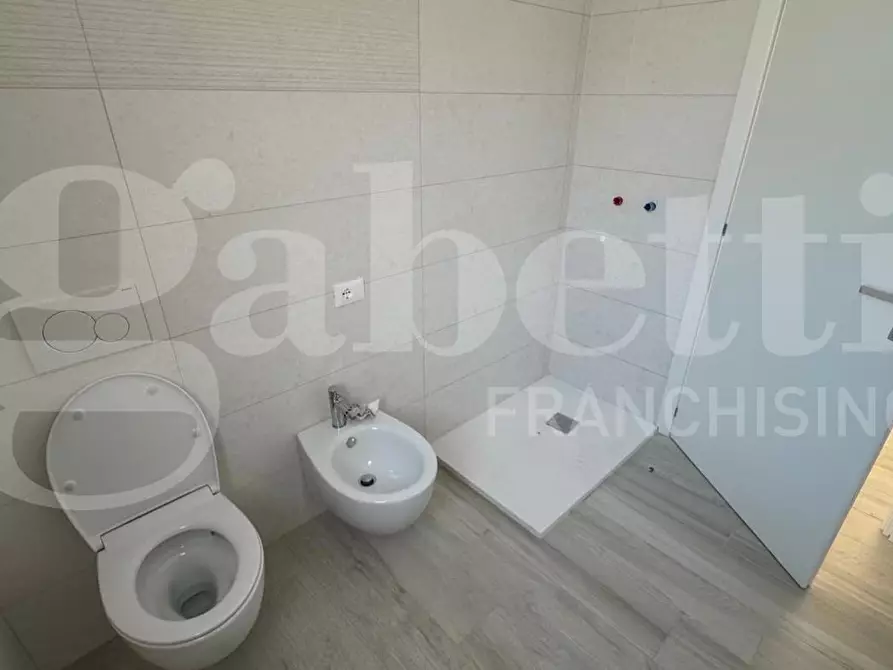 Immagine 15 di Appartamento in vendita  in Via Ricci, snc a Tortoreto