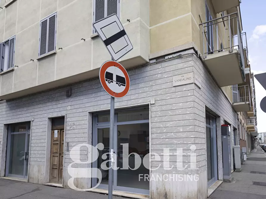 Immagine 21 di Negozio in vendita  in Via Vandalino, 142 a Torino