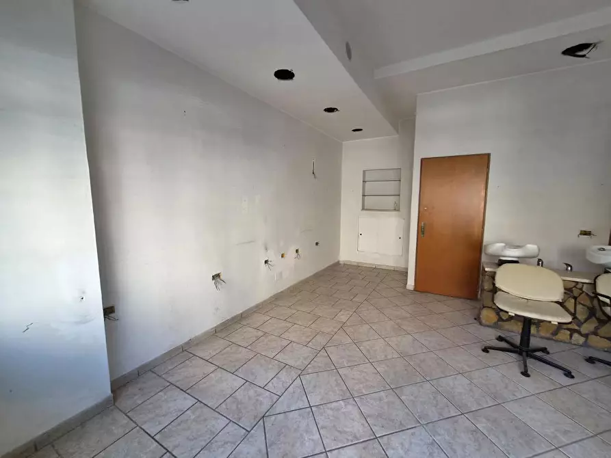 Immagine 7 di Negozio in vendita  in Via XXIV Maggio, 40 a Torre Annunziata