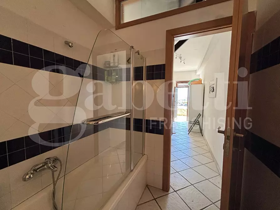 Immagine 17 di Appartamento in vendita  in Vico San Luigi, 15 a Gaeta