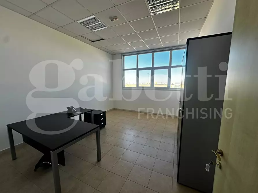 Immagine 10 di Capannone industriale in vendita  in Via Dei Calafati a Molfetta